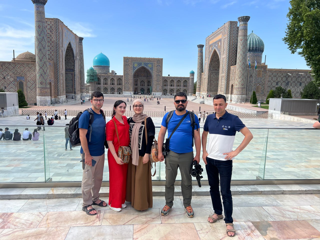 Группа журналистов и блогеров из Азербайджана готовит медиаконтент по Узбекистану
